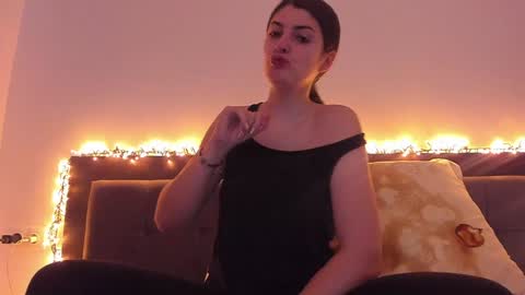 _just_a_simple_girl online show from January 5, 2025, 12:53 pm