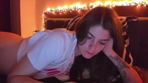 _just_a_simple_girl online show from January 11, 2025, 3:09 pm