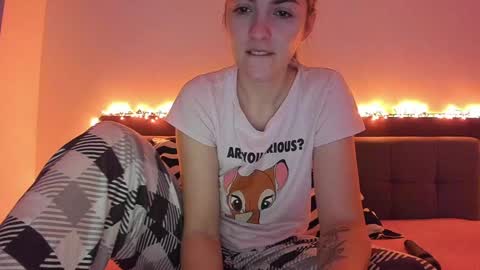 _just_a_simple_girl online show from January 13, 2025, 10:25 am