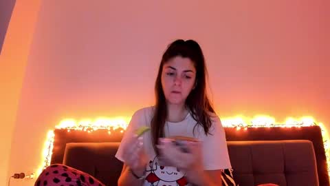 _just_a_simple_girl online show from January 22, 2025, 9:02 am