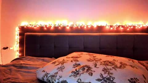 _just_a_simple_girl online show from February 20, 2025, 5:40 pm