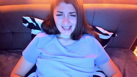 _just_a_simple_girl online show from February 25, 2025, 5:47 pm