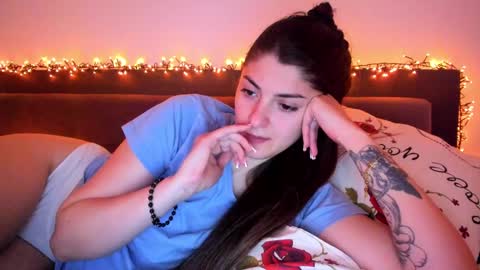 _just_a_simple_girl online show from February 26, 2025, 12:25 pm