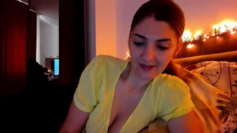 _just_a_simple_girl online show from September 26, 2025, 10:41 am