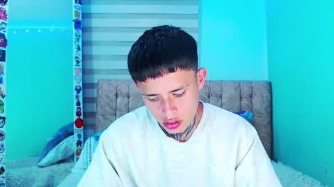 Snapshot of _justinmoon2 chatting on December 17, 2025, 3:01 am mod online show from December 17, 2025, 3:01 am