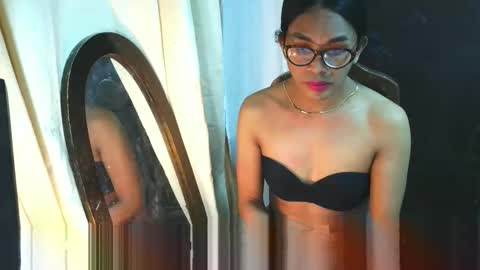 _karie_ online show from May 28, 2026, 3:04 am
