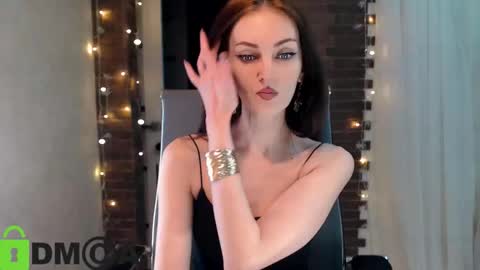  karolina online show from November 30, 2025, 3:05 pm