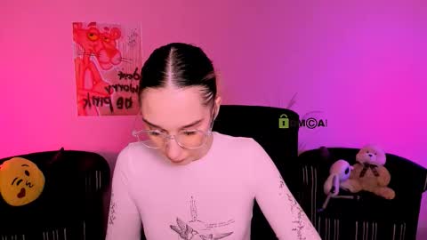 _kellykitten_ online show from February 5, 2026, 9:58 am