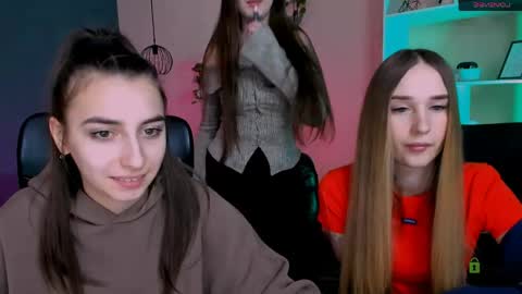 _kellykitten_ online show from March 17, 2026, 9:56 am