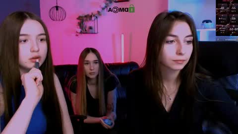 _kellykitten_ online show from March 23, 2026, 10:19 am