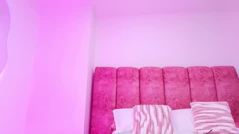 Kendall online show from November 10, 2025, 11:53 am