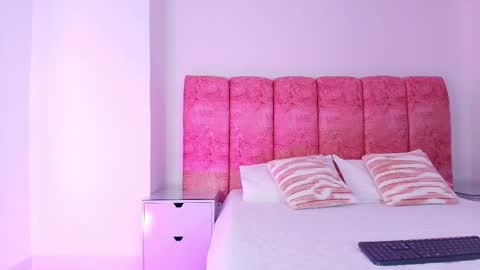 Kendall online show from December 5, 2025, 12:03 pm