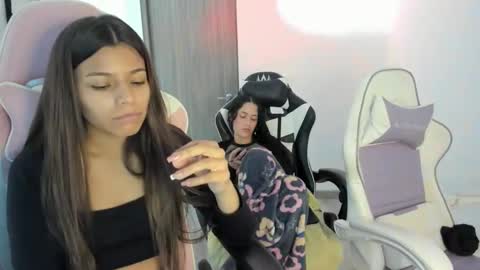 khloe sweet online show from December 2, 2025, 8:26 pm