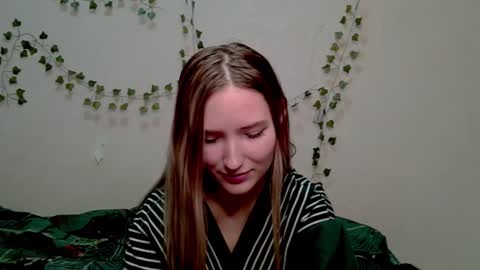 _kikiclark_ online show from November 5, 2025, 6:30 pm