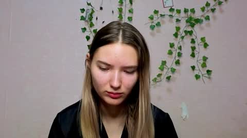 _kikiclark_ online show from December 21, 2025, 9:16 am