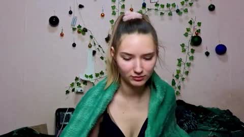 Snapshot of _kikiclark_ chatting on January 15, 2026, 9:18 pm _kikiclark_ online show from January 15, 2026, 9:18 pm