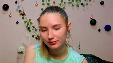 Snapshot of _kikiclark_ chatting on February 15, 2026, 8:49 pm _kikiclark_ online show from February 15, 2026, 8:49 pm