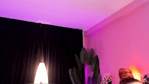 Snapshot of _kim_possible_ chatting on November 24, 2025, 4:07 pm Kim online show from November 24, 2025, 4:07 pm