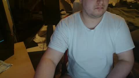 Snapshot of _kitsu_ chatting on November 14, 2025, 3:55 pm _kitsu_ online show from November 14, 2025, 3:55 pm