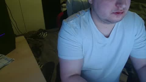 Snapshot of _kitsu_ chatting on November 22, 2025, 6:45 am _kitsu_ online show from November 22, 2025, 6:45 am