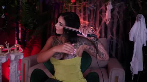  online show from October 8, 2025, 7:11 pm