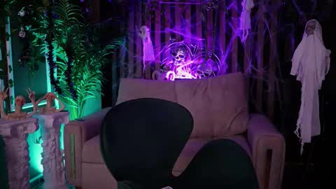   online show from October 9, 2025, 11:14 pm