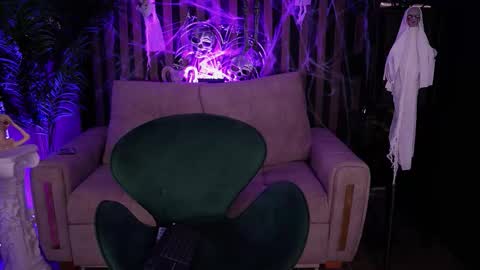   online show from October 10, 2025, 8:30 pm