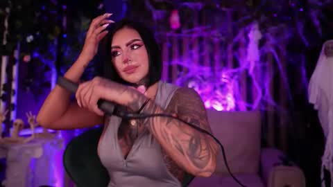   online show from October 18, 2025, 7:25 pm