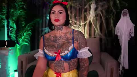   online show from October 21, 2025, 11:49 pm