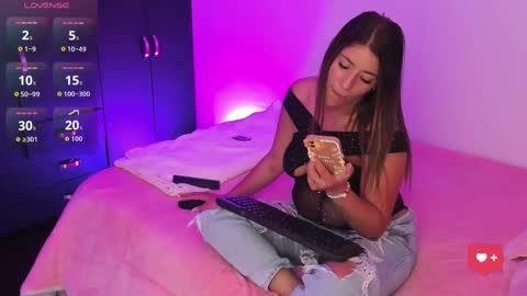 Snapshot of _kloee_ chatting on September 11, 2025, 9:15 pm kloee online show from September 11, 2025, 9:15 pm