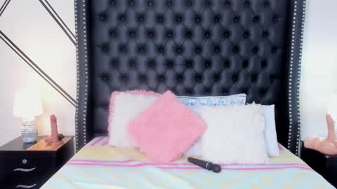 Snapshot of _krystal_cambell chatting on November 10, 2025, 8:30 pm _krystal_cambell online show from November 10, 2025, 8:30 pm