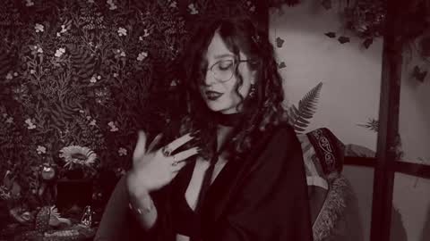 Lady Luna online show from December 27, 2024, 6:24 am