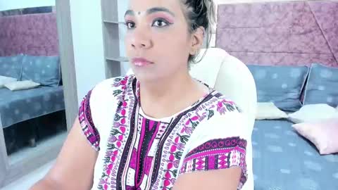 NAILHA SAJANI  online show from March 6, 2025, 3:13 pm