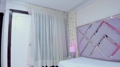 Snapshot of _lanna_jhonson_ chatting on December 19, 2024, 1:07 am Lanna online show from December 19, 2024, 1:07 am