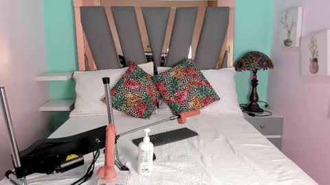 Snapshot of _lemmon_ chatting on October 27, 2025, 2:32 pm L E M M O N online show from October 27, 2025, 2:32 pm