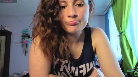 Snapshot of _lindasy_ chatting on November 18, 2025, 2:10 pm Lindasy online show from November 18, 2025, 2:10 pm