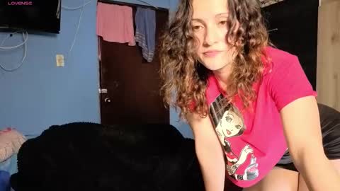 Snapshot of _lindasy_ chatting on December 1, 2025, 12:37 am Lindasy online show from December 1, 2025, 12:37 am