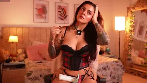 Snapshot of _lissana_scott chatting on February 9, 2026, 11:42 pm Lissana online show from February 9, 2026, 11:42 pm