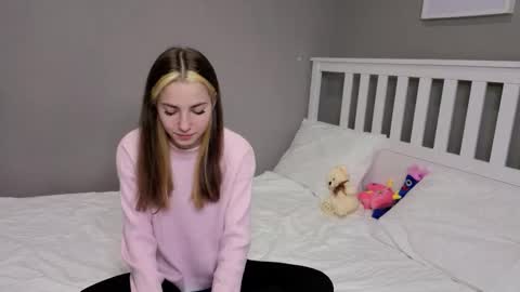 Emma online show from November 12, 2025, 2:17 pm