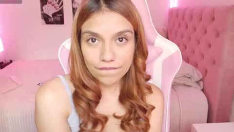 Snapshot of _lloou_ chatting on November 23, 2025, 5:02 pm Sofia 3 online show from November 23, 2025, 5:02 pm