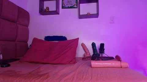 Snapshot of _lorrayne_ chatting on January 15, 2025, 2:56 pm Lorrayne online show from January 15, 2025, 2:56 pm