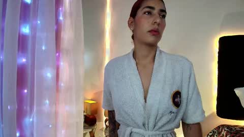 Snapshot of _lorrayne_ chatting on March 28, 2026, 12:05 pm Lorrayne online show from March 28, 2026, 12:05 pm