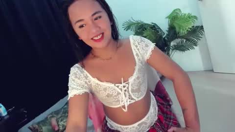 _lovelyyan69_ online show from November 21, 2025, 4:44 am