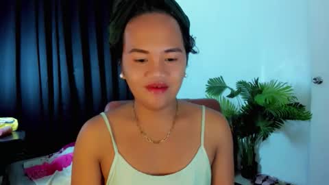 _lovelyyan69_ online show from December 16, 2025, 11:59 am