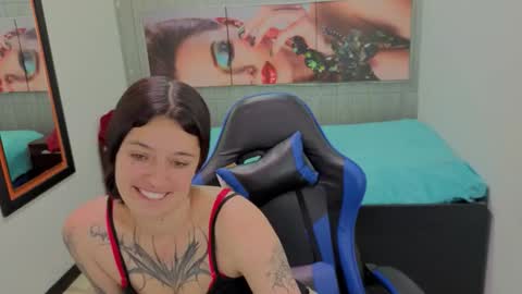 Snapshot of _lucia_21 chatting on February 14, 2026, 7:10 pm Lucia online show from February 14, 2026, 7:10 pm