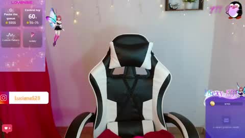 _lucianaa_1 online show from May 19, 2026, 3:07 pm