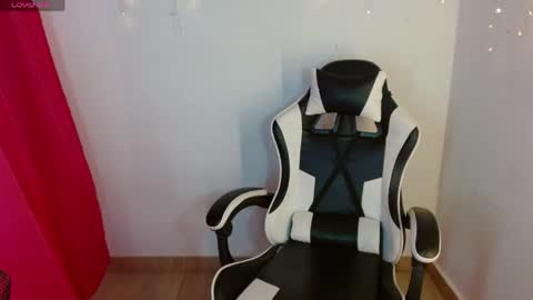 _lucianaa_1 online show from May 30, 2026, 11:24 pm