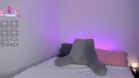 Snapshot of _lucianapalmer chatting on November 7, 2025, 5:24 pm online show from November 7, 2025, 5:24 pm