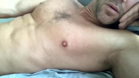 _lululeo_ online show from November 8, 2025, 4:51 pm