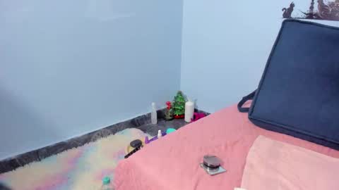  luna  sweet  online show from October 20, 2025, 3:29 am